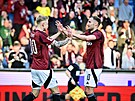 Sparan Jaroslav Zelený (vlevo) slaví gól do sít Plzn s Janem Kuchtou.