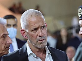 editel izraelské bezpenostní agentury in Bet Ronen Bar hovoí s náelníkem...