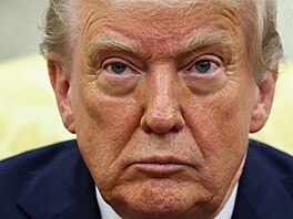 Americký prezident Donald Trump v Oválné pracovn Bílého domu ve Washingtonu....