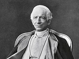 Lev XIII., vlastním jménem Vincenzo Gioacchino Raffaele Luigi Pecci byl 256....
