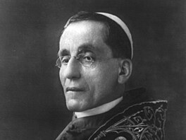 Benedikt XV., vlastním jménem Giacomo markýz della Chiesa byl v letech 1914 a...