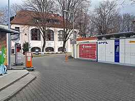�Muzeum Kampa v oble�ení. Bohu�el nikoliv náv�t�vník�... Trochu, nebo spí�...
