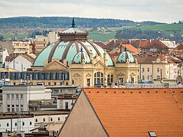 Výhled na Plze� od BTS Vodafonu na st�e�e hotelu Central