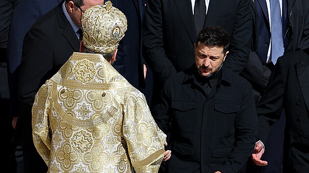 Ukrajinsk�ho prezidenta Volodymyra Zelenskyho uv�tal na Svatopetrsk�m n�m�st� potlesk.