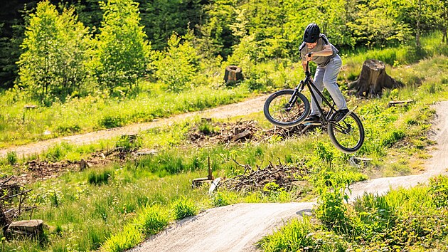 Cyklo arna Vysoina u Novho Msta nabz 30 kilometr upravench trat, vetn novho ernho trailu pro zkuen jezdce.