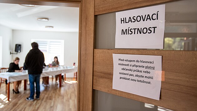 Lidé v Nových Heřminovech na Bruntálsku po sedmnácti letech opět hlasovali v...