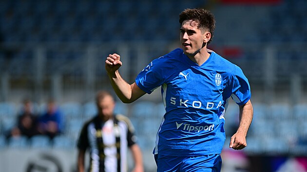 Matyá� Vojta slaví branku do sít� �eských Bud�jovic..