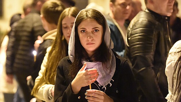 Tři tisíce věřících, převážně Ukrajinců, se v noci ze soboty na neděli zúčastnilo v jihlavském chrámu sv. Ignáce pravoslavné velikonoční bohoslužby. (20. dubna 2025)