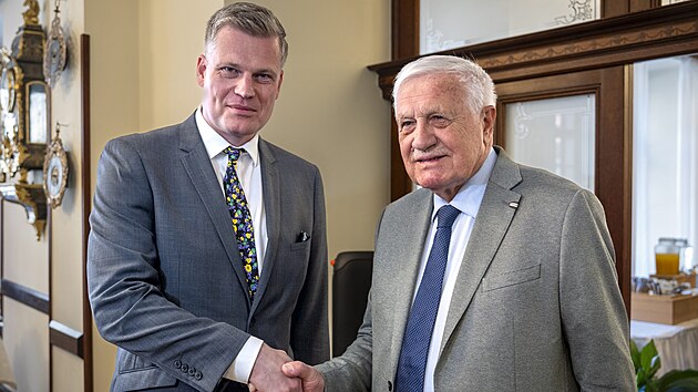 Vclav Klaus s Filipem Turkem na ktu sv knihy Od Benee po Ukrajinu: 80 let od konce 2. svtov vlky (29. duben 2025)