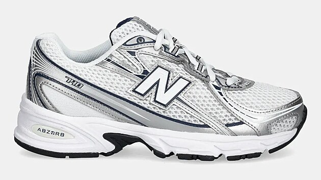 New Balance Gender Inclusive 740