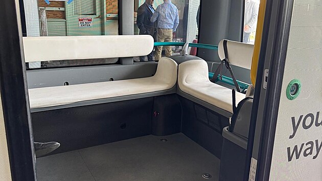 Na EXPO 2025 v japonsk sace se Karlovarsk kraj prezentuje projektem autonomnho minibusu pro Marinsk Lzn.