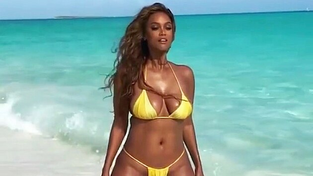 Supermodelka Tyra Banksov� p�i focen� pro zna�ku Victoria�s Secret