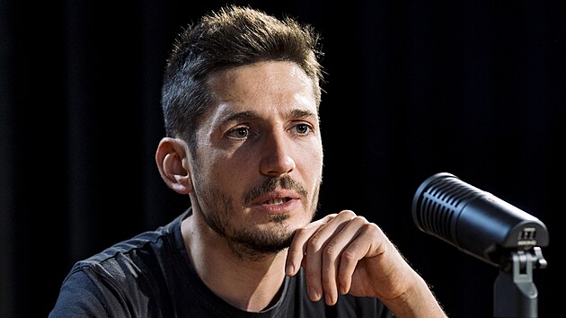 Hostem podcastu NA KAFI byl obl�ben� pediatr Cyril Mat�jka, kter� na soci�ln�ch s�t�ch vyvrac� nejv�t�� m�ty v p��i o d�ti