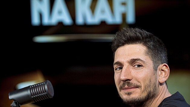 Hostem podcastu NA KAFI byl obl�ben� pediatr Cyril Mat�jka, kter� na soci�ln�ch s�t�ch vyvrac� nejv�t�� m�ty v p��i o d�ti