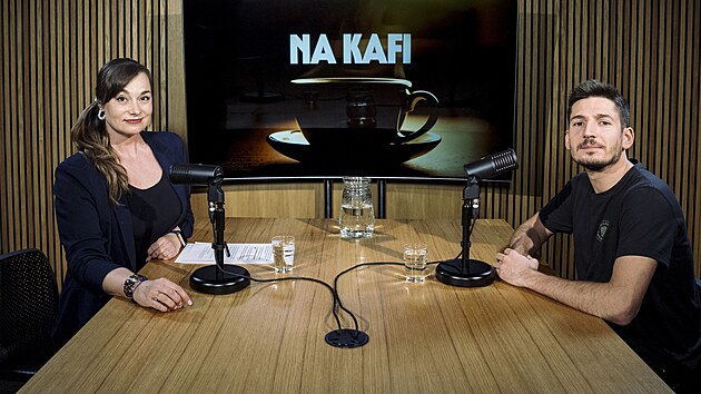 Hostem podcastu NA KAFI byl obl�ben� pediatr Cyril Mat�jka, kter� na soci�ln�ch s�t�ch vyvrac� nejv�t�� m�ty v p��i o d�ti