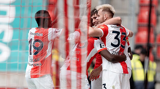 Futbol Ligi'nin 30. Turu'nun Özeti: Mosquera için Slav (değil) Kayıt ve Alkış