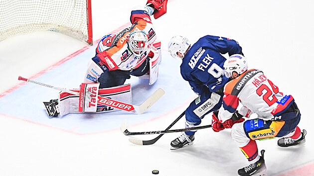 Çiftçiye bacaklarının arasına çarptı. Hiç bilmiyorum, merak etti Zohorna