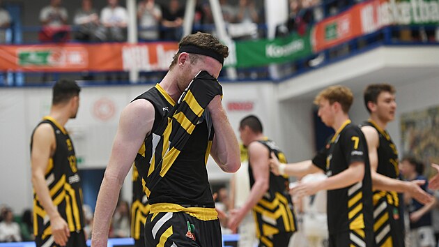 Píse�tí basketbalisté vst�ebávají vy�azení ve �tvrtfinále, v pop�edí Mat�j...