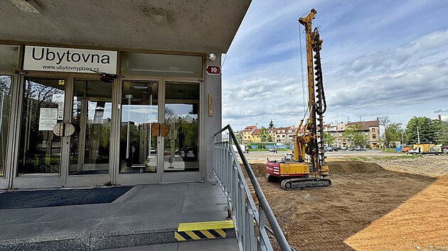Nkdej hotel koda v Plzni, kter v poslednch letech slouil jako ubytovna, se m po rekonstrukci vrtit k pvodn slv. (23. dubna 2025)