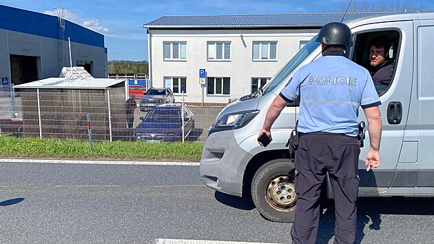 Tragick por na Tachovsku. V lakovn v Chodov Plan zemel lovk, dal dva jsou v kritickm stavu. (28. dubna 2025)