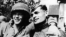 Setkání amerických a sov�tských voják� v Torgau (25. dubna 1945)