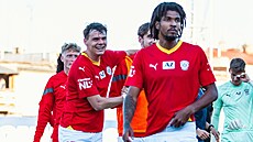 Fotbalisté Zbrojovky Brno se radují z výhry nad békem Olomouce v druholigovém...