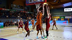 Momentka z baráového klání mezi Jindichovým Hradcem a Hradcem Králové.