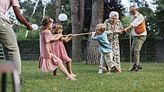 Oboustranná radost. Setkávání generací �asto naru�ují zbyte�né spory a...