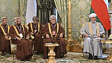 Ruský prezident Vladimir Putin a ománský sultán Hajsám bin Tárik v Kremlu (22....
