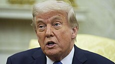 Americký prezident Donald Trump v Oválné pracovně Bílého domu ve Washingtonu....