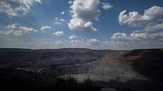 Velká �ást ukrajinského nerostného bohatství pochází z okolí m�sta Kryvyj Rih....