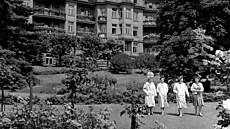 Ústav pé�e o matku a dít� v Praze (1961)
