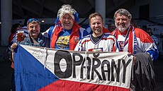 Fanoušci z Opařan před utkáním o bronz v Českých Budějovicích.