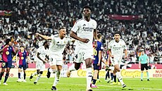 Aurélien Tchouaméni slaví gól do sít� Barcelony.