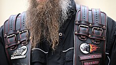 Proruský motorká�ský klub No�ní vlci se v saském Torgau zú�astnil p�ipomínkové...