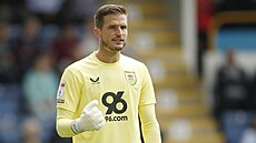 �eský branká� Václav Hladký v dresu anglického Burnley.