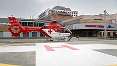 Opravený hlavní heliport u urgentního p�íjmu Fakultní nemocnice Ostrava. (25....