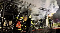 Gará s karavanem zaala hoet v noci na nedli.