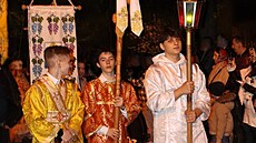 P�lno�ní velikono�ní bohoslu�by se sv�cením pokrm� se v noci ze soboty na...