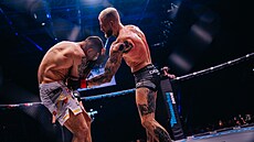 Radek Rou�al (vpravo) na Oktagonu 70 v Karlových Varech