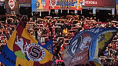 Fanou�ci Sparty b�hem semifinále Mol Cupu proti Plzni