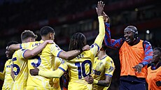 Fotbalisté Crystal Palace slaví gól do sít� Arsenalu