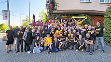 Fanklub Ropáci on Tour vzpomínal v restauraci Nudle na litvínovský hokejový...