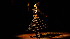 Kazuha Ikeda v roli Kláry v pedstavení Kurios. (28. dubna 2025)