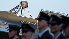 Stíhací letoun Hawker Hurricane se 80. let od konce 2. sv�tové války vrací na...