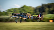 Stíhací letoun Hawker Hurricane se 80. let od konce 2. sv�tové války vrací na...