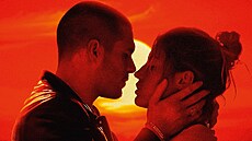 Z plakátu filmu Zbsilá láska