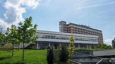 Budova bývalé bankovní pobo�ky u nám�stí Práce ve Zlín�, místo ní� má vyr�st...