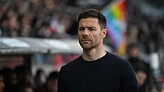 Zamy�lený kou� Bayeru Leverkusen Xabi Alonso.