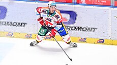 Pardubický útoník Roman ervenka bhem pátého finále s Kometou Brno.